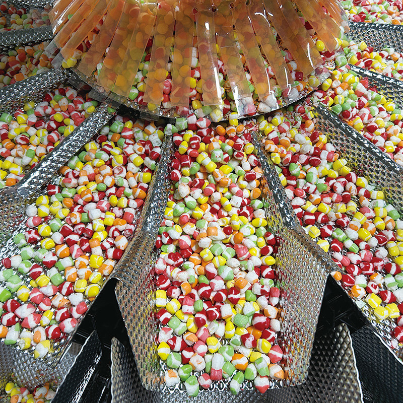 QQ Candy Gummies Cheese Sticky Screw Multihead Weigher Αυτοματοποιημένο ζυγιστήρα μπισκότων συσκευασία μηχανή για τσάντα φερμουάρ stand up pouch